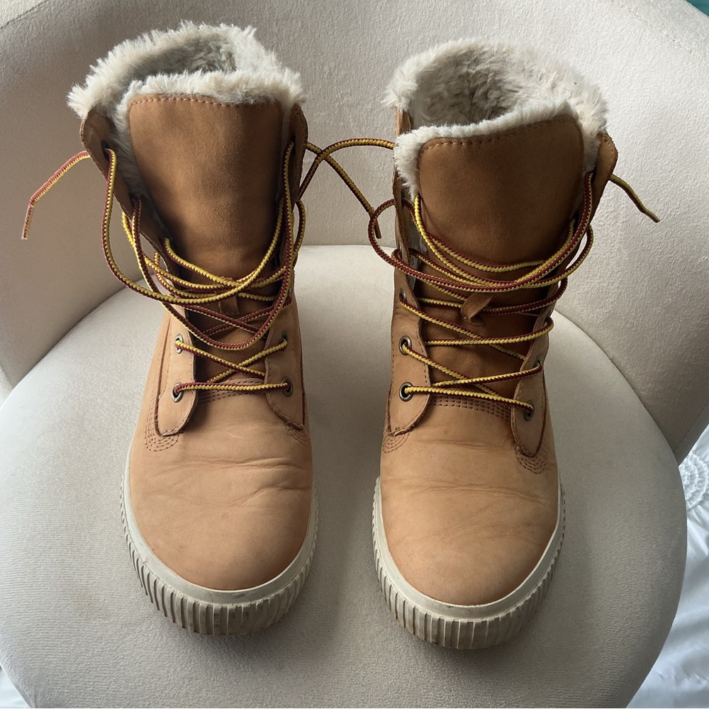 Timberland woman’s Skyla bay 6inch size 7.5